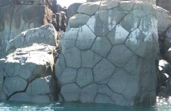 images/faqs/3-faqs-when-is-the-best-time-to-come-one-tree-beach-kimberley-fishing-tours.jpg